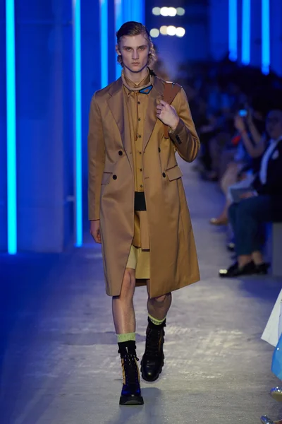 Look 9